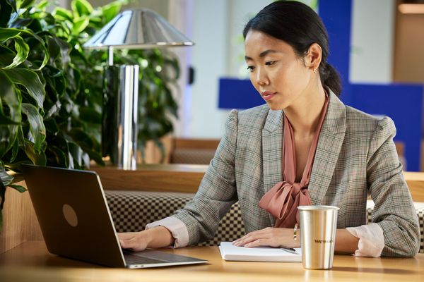 Os impactos do trabalho híbrido e flexível na maternidade